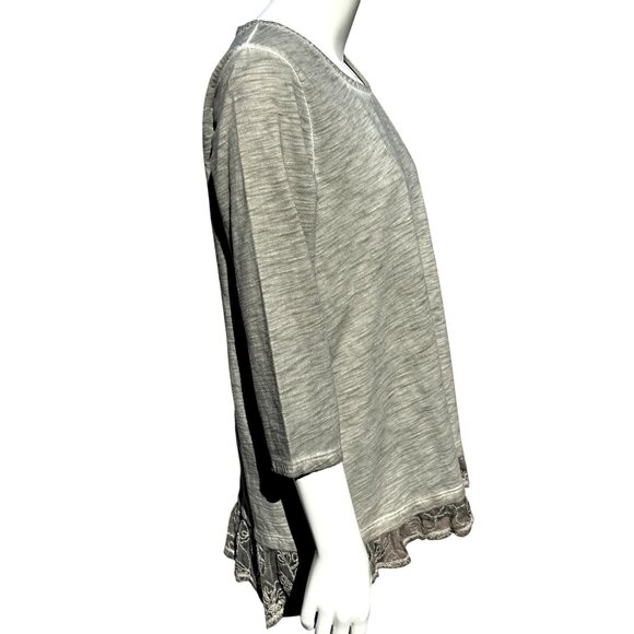 Chicos Olive Green Gray Blouse Top Embroidered Lace Hem Scoop Neck Blouse Size 3 - Picture 4 of 11